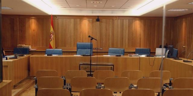 Juzgan a tres vigilantes por agredir a un menor en el centro de Hortaleza