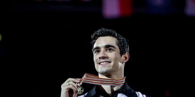 Rajoy al patinador Javier Fernández: "¡Enhorabuena, campeón!"