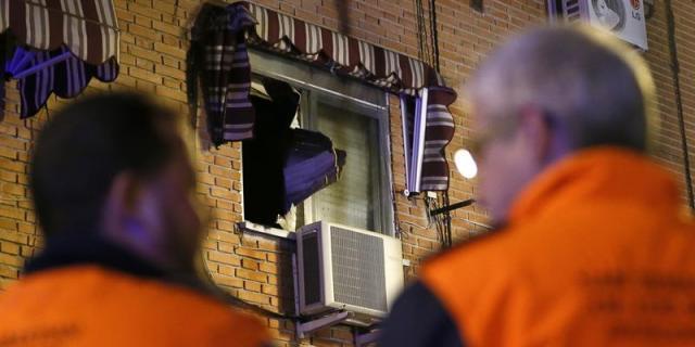 Investigan la relación entre la explosión de un edificio y la colección de armas del herido