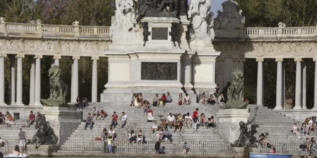 La estatua de Alfonso XII del estanque del Retiro será un mirador desde julio