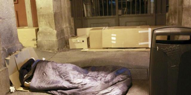 Más de 500 personas duermen cada día en las calles de Madrid