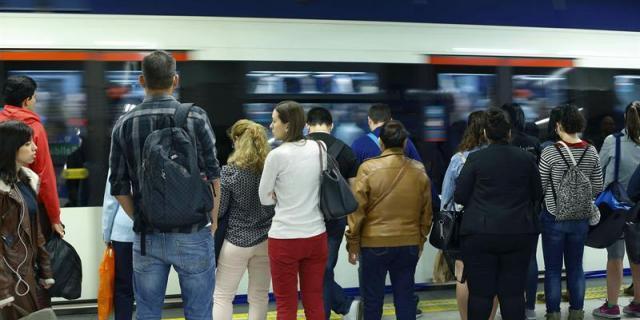 Metro acusa a los maquinistas de parar por el despido de un conductor negligente