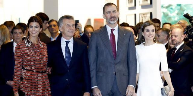 Los Reyes y Macri levantan el telón de ARCO para descubrir el arte argentino