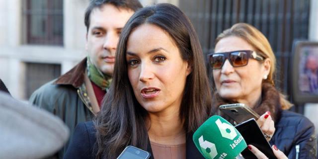 Begoña Villacís se reúne con los vecinos de Chueca por las obras del barrio