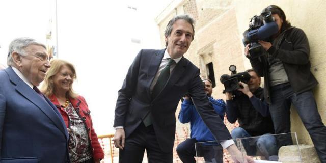 El ministro de Fomento pone la primera piedra del Teatro Cervantes en Madrid