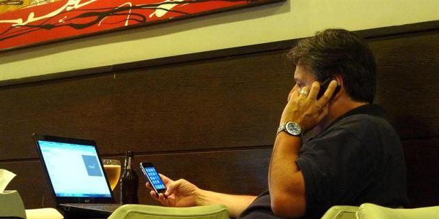 Mobiliario y vajillas de las cafeterías Nebraska, a subasta en Internet