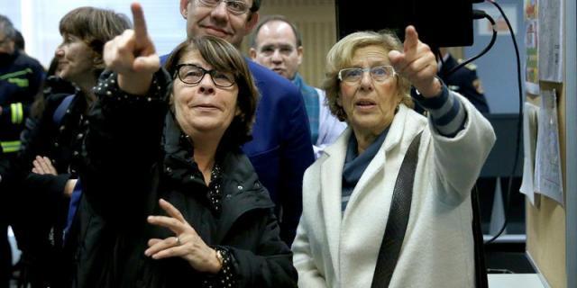 Carmena pide que cada uno “recoja lo que mancha” para mantener limpia la ciudad