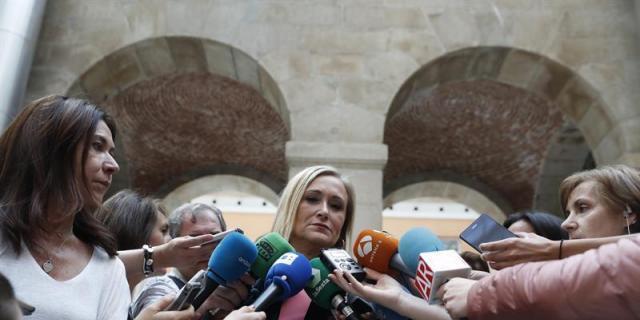 Cifuentes considera la dimisión de Aguirre un “gesto de responsabilidad que le honra”