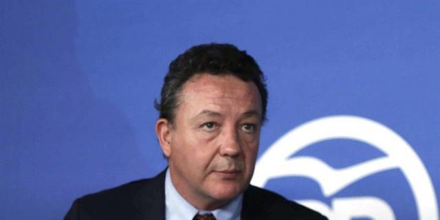 Henríquez de Luna apoya a Dancausa: "Siempre ha hecho lo correcto"