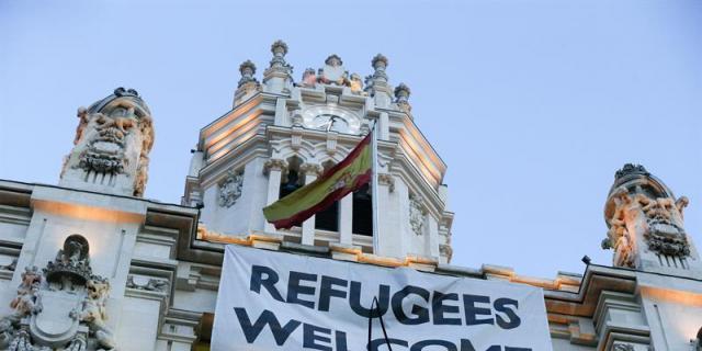 Manuela Carmena pide en el Día de Europa "solidaridad" con los refugiados