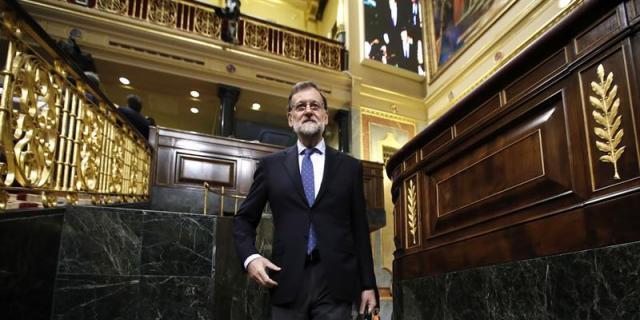 Rajoy respalda al fiscal Moix pese a los duros reproches de PSOE y Podemos