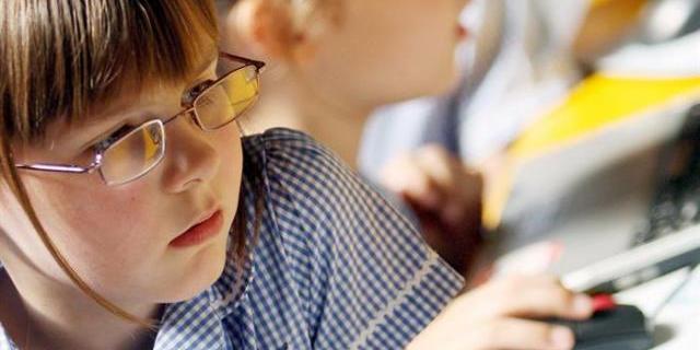 Tras el ciberataque, toman medidas de prevención en los colegios de Madrid