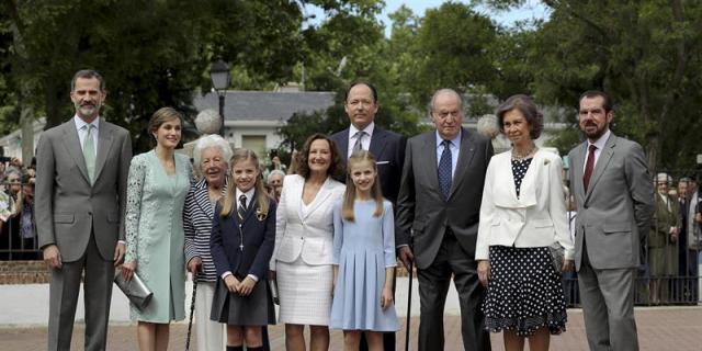 La comunión de la infanta Sofía reúne la familia al completo en Aravaca