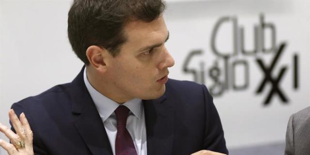 Rivera espera que Cifuentes "dé la cara" en la Asamblea