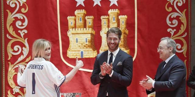 El Real Madrid festeja la Liga en el ayuntamiento y la Comunidad