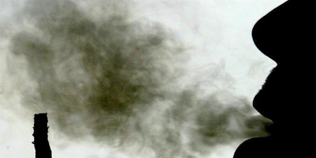 La nicotina llega a los dormitorios aunque se fume en el salón, según un estudio