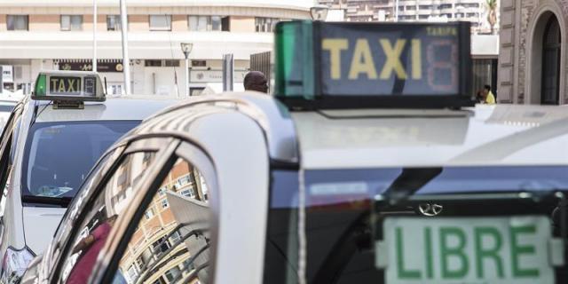 El sector del taxi pide más control policial sobre los vehículos VTC