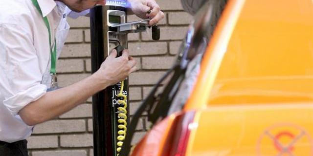 Cs Villanueva de la Cañada pide instalar el primer punto de recarga de coches eléctricos en el municipio