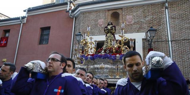 El buen tiempo ha marcado el inicio de las procesiones del Jueves Santo en Madrid El buen tiempo ha marcado el inicio de las procesiones del Jueves Santo en Madrid