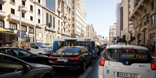 Un informe plantea cobrar peaje de entrada a Madrid en hora punta para paliar los atascos