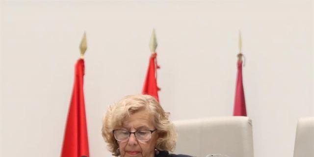 Carmena asegura que su Gobierno prepara unos presupuestos con voluntad de aprobarlos