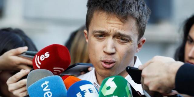 Errejón considera que Rivera no le puede dar un cheque en blanco al PP