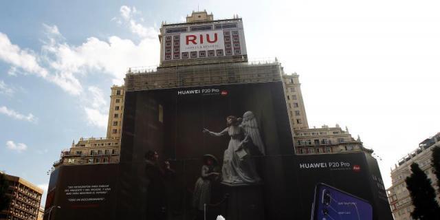 La mayor foto publicitaria del mundo cuelga en el centro de Madrid