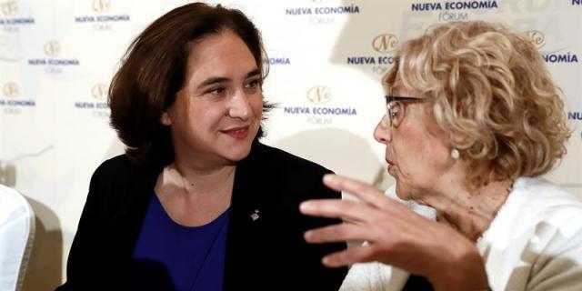 Carmena sobre Colau: "Se echa a llorar cuando sabe lo que pasa en el Mediterráneo"