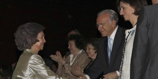 La Reina Sofía entrega a Fainé la medalla de la Escuela Superior de Música