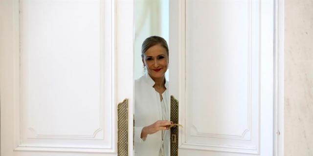 La jueza envía un médico a casa de Cifuentes que alega enfermedad para no declarar