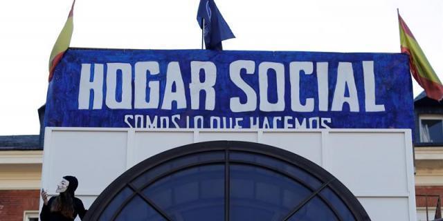 El Ayuntamiento ofrece albergue a los miembros de Hogar Social y les pide abandonar Cibeles