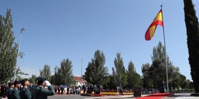 Las Rozas instala una gran bandera de España por las víctimas del terrorismo