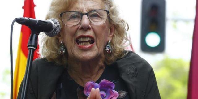 Carmena califica de "monstruosa" la muerte de mujeres por violencia machista