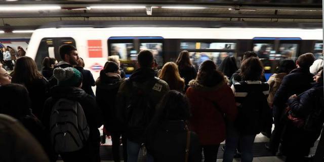 Detenido un hombre por matar a otro tras empujarle a las vías del Metro