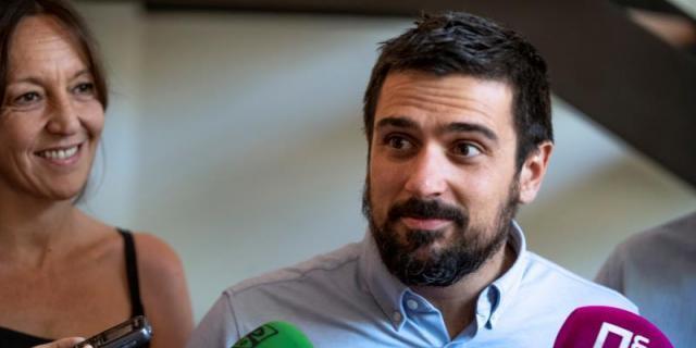 Espinar pide transparencia a Casado porque "estas cosas acaban con carreras"