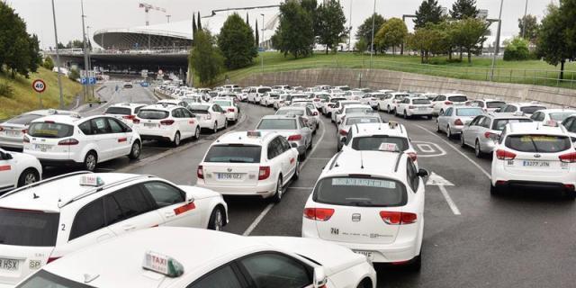 El PP lamenta que el Gobierno traslade a las autonomías los "problemas" del taxi