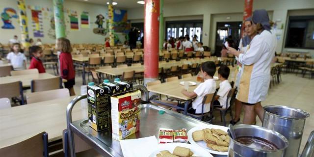 Los comedores escolares de la Comunidad de Madrid congelan su precio en 4,9 euros