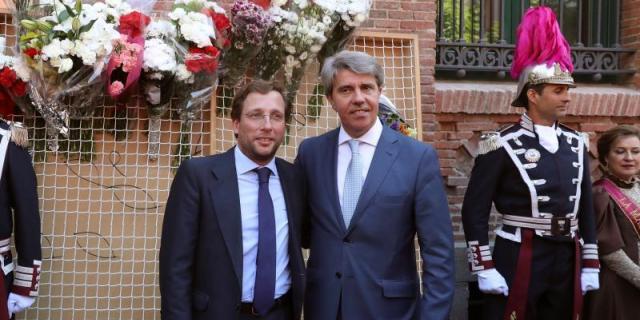 Según Martínez-Almeida los manteros en Madrid tienen "barra libre" con Carmena