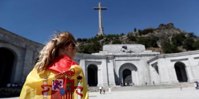Un decreto modificará la Ley de Memoria Histórica para exhumar a Franco