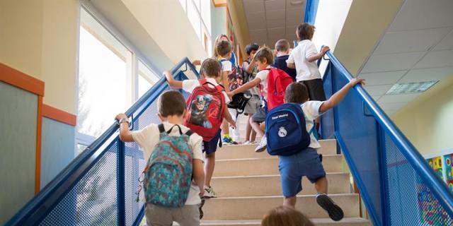 CCOO dice que Educación incumple los "requisitos mínimos" de los centros educativos