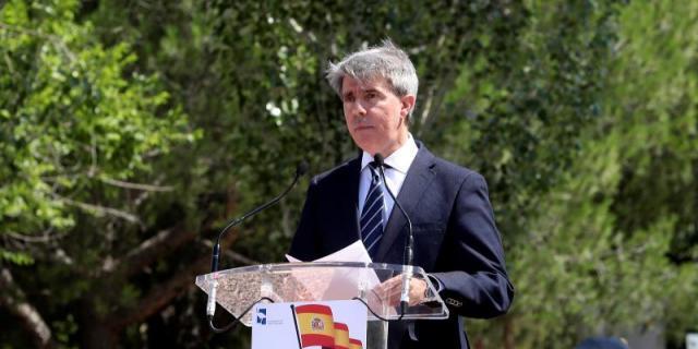 Garrido acusa a Sánchez de "dejar tirado al juez que defiende la Constitución frente a los golpistas"