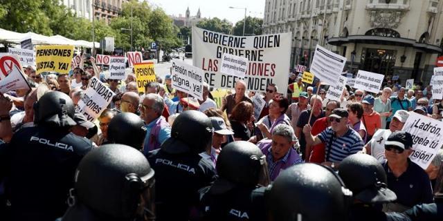 Tensión ante el Congreso en la protesta de los pensionistas
