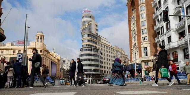El Ayuntamiento de Madrid prohíbe abordar a los viandantes con publicidad