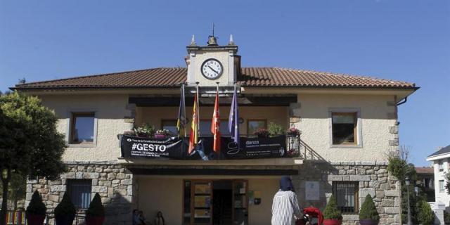 Dimite el edil del PP que intentó chantajear a la alcaldesa de Torrelodones