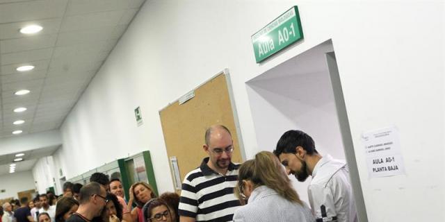 116.000 personas compiten en 30 ciudades por 2.295 plazas en Correos