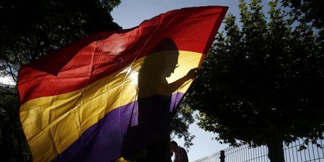 Vicálvaro hará en noviembre una consulta popular sobre Monarquía o República