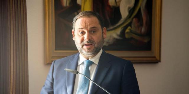 El PP pide la comparecencia de Ábalos en el Senado para explicar el decreto de las VTC