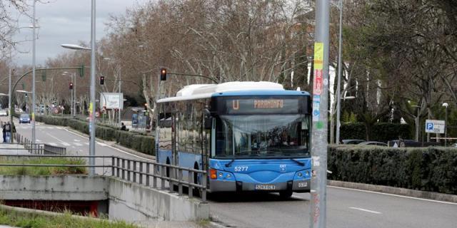 El uso del autobús cayó un 8,8% y el de Metro un 0,9% durante el pasado mes de agosto