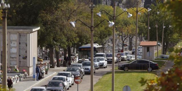 La EMT refuerza ocho líneas hacia los cementerios madrileños
