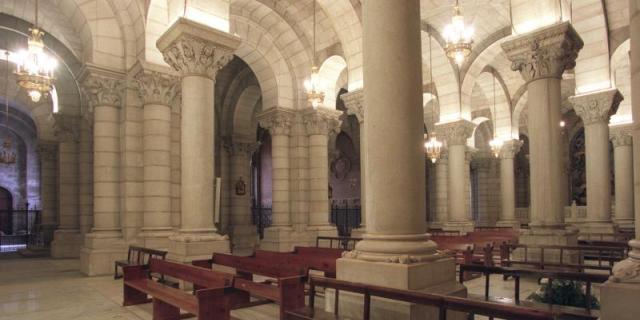 Piden a Carmena que detenga el entierro de Franco en La Almudena